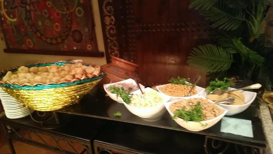 مطعم بخارى، فندق بيرل كونتيننتال