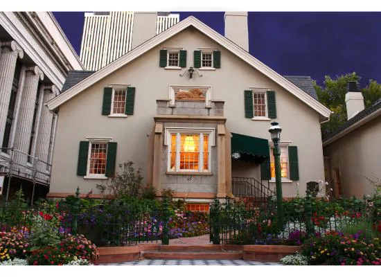 ذا ليون هاوس