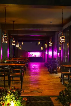 مطعم إيلا فلاور جاردن