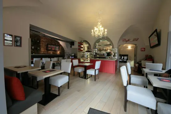 Cafe 22