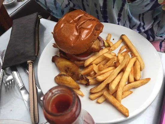 Mercedes' Cuban Grill