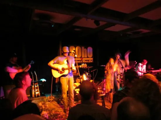 مطعم سوهو ونادي الموسيقى