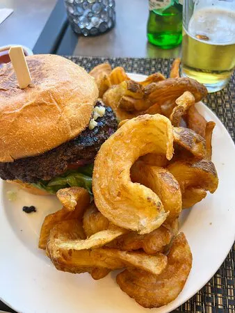 الجزء العلوي من الترام