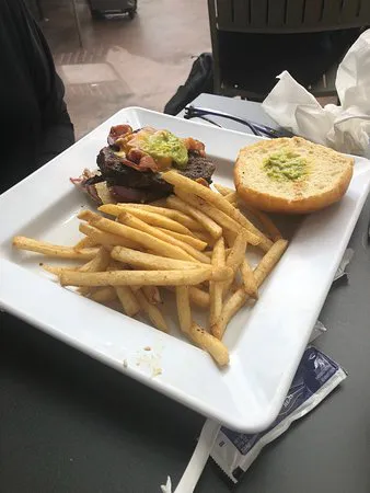 12th Fairway Bar and Grill, الولايات المتحدة الأمريكية