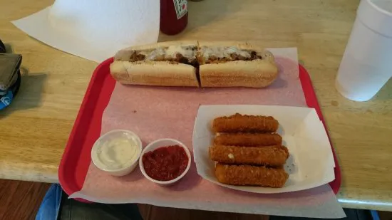 يو فيلي تشيز ستيك و Subs