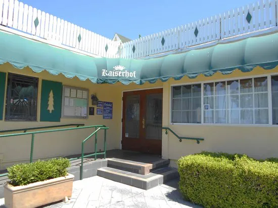 مطعم و بيرجارتن Kaiserhof Restaurant & Biergarten