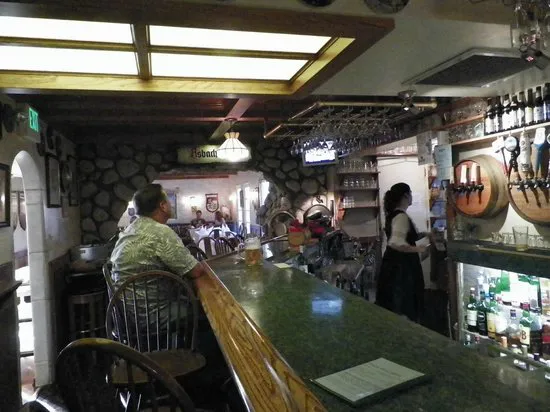 مطعم و بيرجارتن Kaiserhof Restaurant & Biergarten