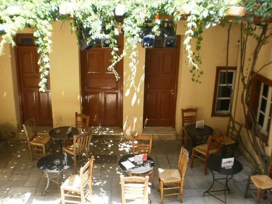 فريساكي كافيه، أثينا