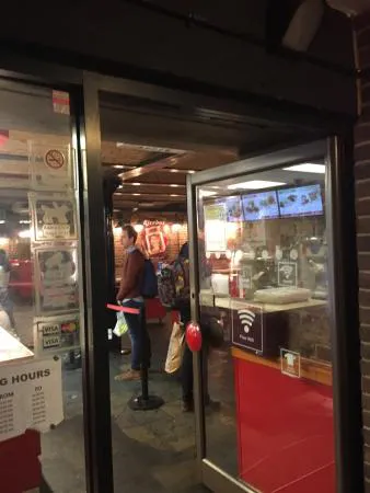 مطعم كنتاكي لندن - تاور هيل