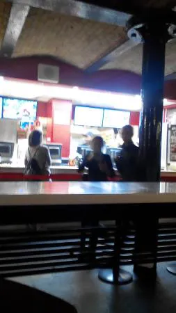 مطعم كنتاكي لندن - تاور هيل