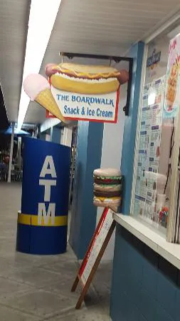 الوجبات الخفيفة والآيس كريم