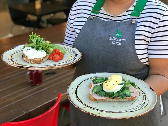 مقهى المكتبة