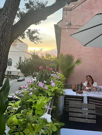 Olde Pink House Restaurant