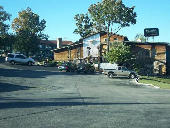 تشارلي ستيك ، الأضلاع و البيرة