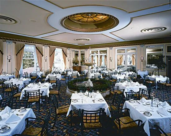 بحيرة تراس غرفة الطعام