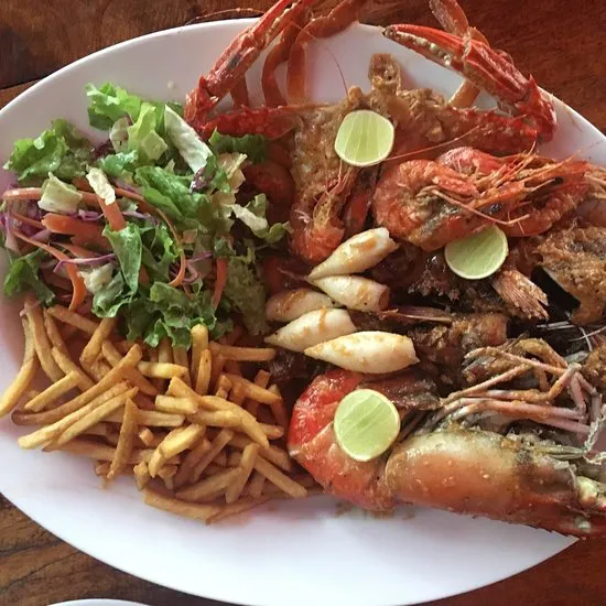 مطعم باي مون