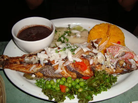 El Meson De Pepe's Restaurant & Bar