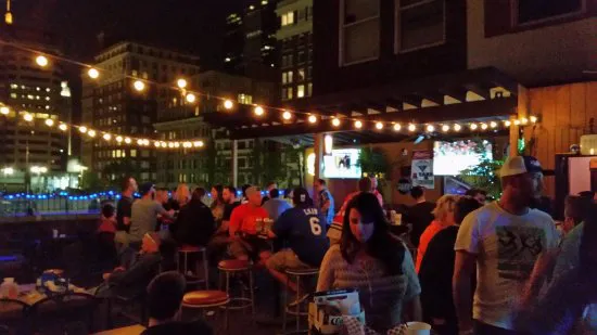 John's Big Deck (باللغة الإنجليزية).