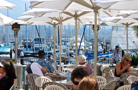 مطعم بريك ووتر