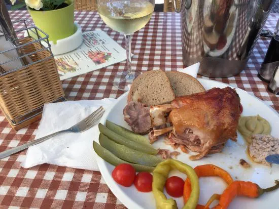 مطعم سان نيكولا، براغ