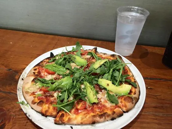 لايف باسيل بيتزا