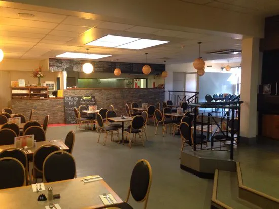 كانبيرا ديكين لكرة القدم نادي بيسترو