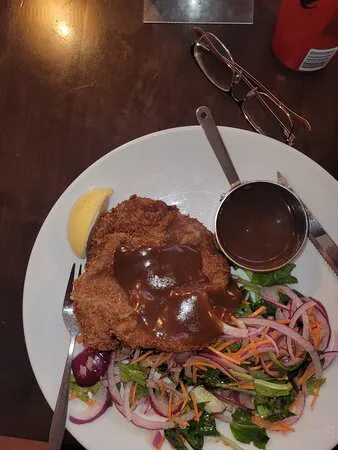 كانبيرا ديكين لكرة القدم نادي بيسترو