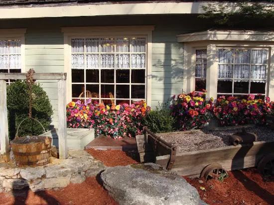 Molly's Mill Restaurant