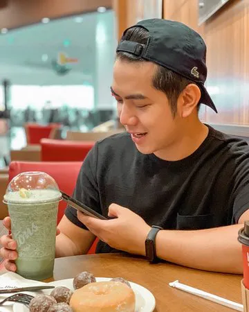 تيم هورتونز