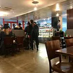 بقالة بار East Melbourne