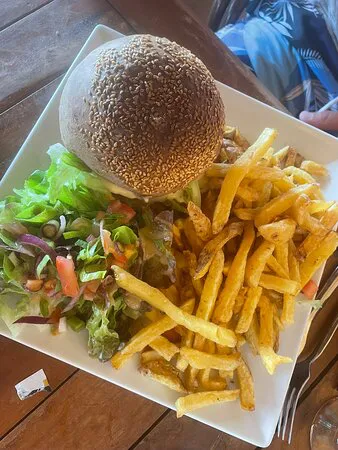 تاهيتي بيتش كافيه