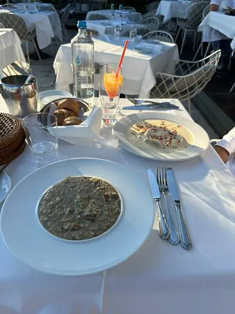 مطعم أوريزونتيس، أثينا