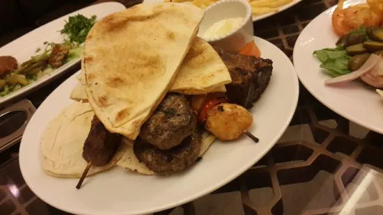 مطعم عنابي، صلالة