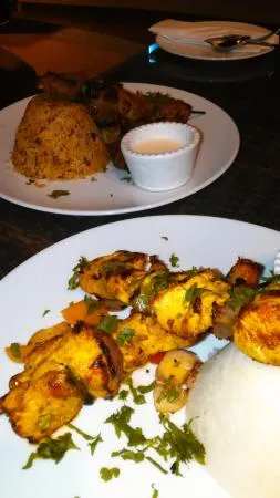 مطعم عنابي، صلالة