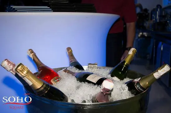 مطعم فيو لاونج