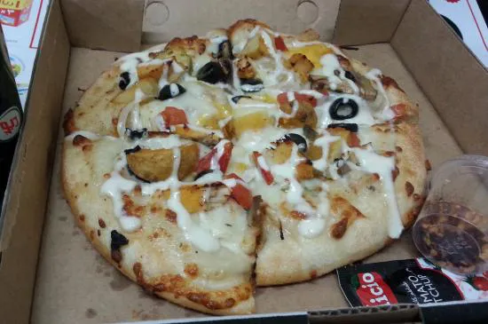 مطعم بيتزا إن، مسقط