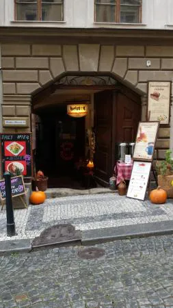 أنتيك كافيه، براغ