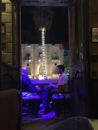 Afra Cafe & Restaurant