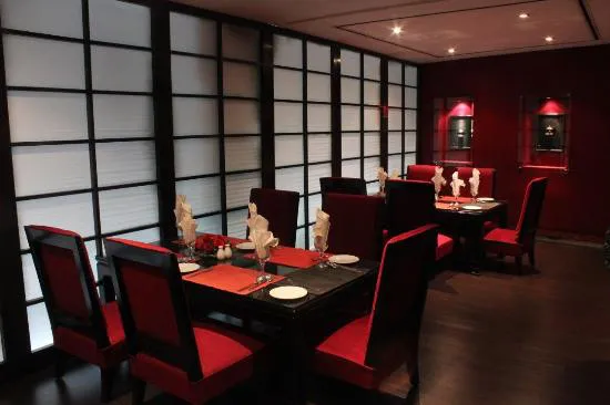 مطعم ريد لوتس، لاهور