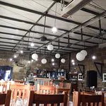 مطعم وبار كينغز بريدج