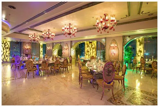 مطعم عزيزة اللبناني