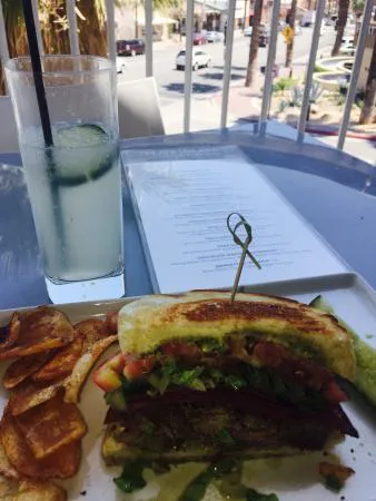 لوحة الزجاج