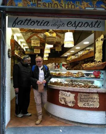 Tarallificio - Panificio - Rosticceria P. اسبوزيتو E فيجلي