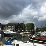 Docklands - حوض سانت كاثرين