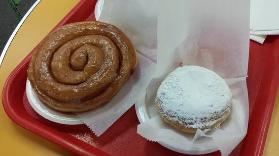 Bob's Coffee & Doughnuts (باللغة الإنجليزية).