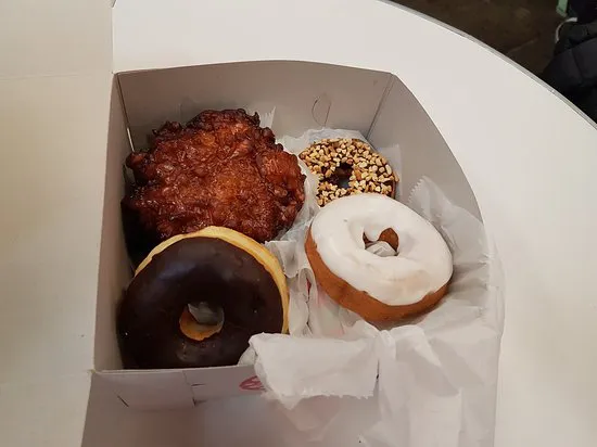 Bob's Coffee & Doughnuts (باللغة الإنجليزية).