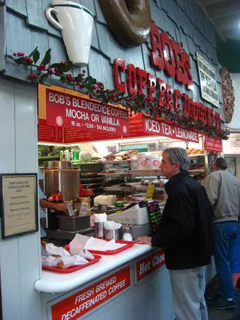 Bob's Coffee & Doughnuts (باللغة الإنجليزية).