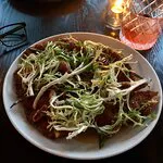 محلي 11 عشرة الطعام والنبيذ