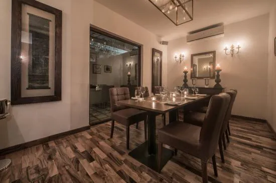 نادرة في الإقامة