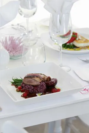 EIGHT4NINE مطعم وصالة